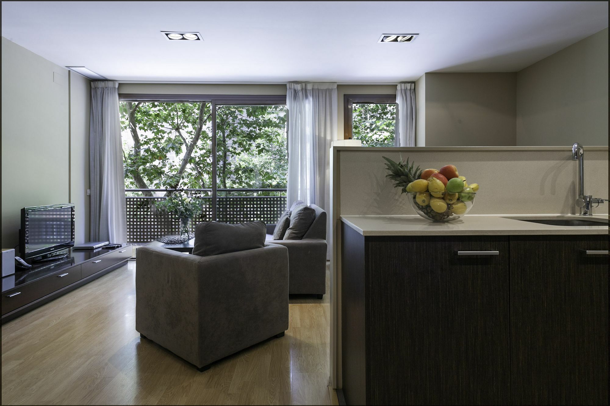 Short Stay Group Camp Nou Serviced Apartments Барселона Экстерьер фото